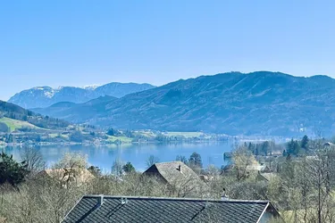 Dachgeschosstraum in St. Lorenz am Sonnenhang mit Terrasse und Seeblick - Freizeitwohnsitz erlaubt!