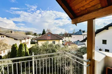 Dachgeschosswohnung mit großem Balkon und Tiefgaragenplatz in Premiumlage in Aigen