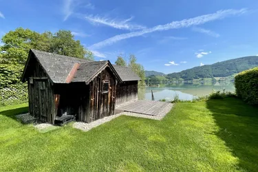 Luxus-Triplex-Townhouse am Mondsee mit Seegrund: Neubau Erstbezug mit 6,5 Zimmern, Lift, Garten und Terrassen