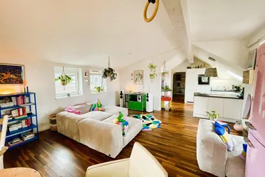 4-Zimmer Dachgeschosswohnung mit ca. 15m² Balkon für Individualisten in Gois/Wals