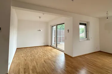 Lichtdurchflutetes Wohnen mit Stil - 2-Zimmer- Wohnung mit großem Balkon in zentraler Lage