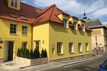 Kernsanierte Wohnungen im Biedermeierhaus