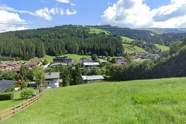 ruhig gelegenes Hanglage-Grundstück mit Panoramablick 