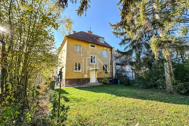 Anleger oder Eigennutzer! Kleines Zinshaus mit 5 Einheiten und Garten in guter Lage in 1210 Wien