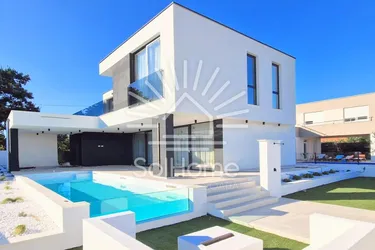 Villa mit Pool und Meerblick in Kozino, Zadar