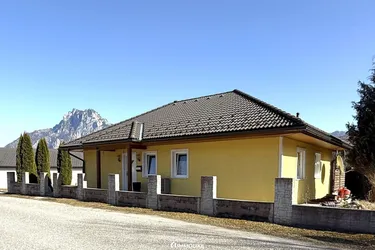 Ruhig. Idyllisch. Mit Bergblick – 4-Zimmer-Bungalow in Traunkirchen!