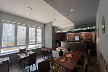 vielseitig nutzbares Lokal 57m² mit Gastgarten 37m² &amp; ohne Ablöse – gute Lage in Linz