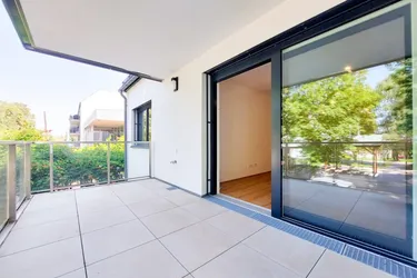 GLORIT ERSTBEZUG: FAMILIENWOHNUNG CA. 30 m² TERRASSE!