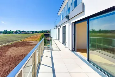 DACHGESCHOSSWOHNUNG – 3 ZIMMER MIT HOCHWERTIGER EINBAUKÜCHE UND 2 TERRASSEN NAHE OBEREM MÜHLWASSER