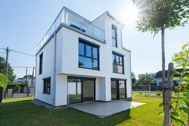 Modernes Wohngefühl in bester Lage - großzügiges Einfamilienhaus auf Baurechtsgrund