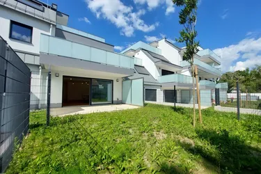 TRAUMHAFTE FAMILIENWOHNUNG MIT GARTEN - 4 ZIMMER UND EXKLUSIVE AUSSTATTUNG