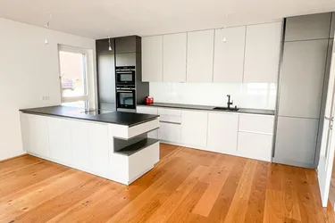 4 Zimmer mit Terrasse - in 8 Gehminuten bei der Alten Donau oder der U1 Kagran