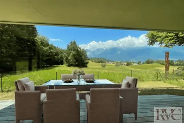IGLS Erstklassige 4-Zimmer Wohnung mit 3seitigem Privatgarten