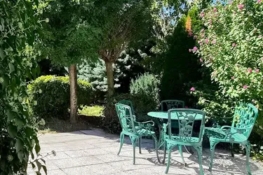 Charmantes Einfamilienhaus mit großem, nahezu uneinsichtigem Garten in top Lage