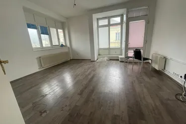 Provisionsfrei! Zentrale Frequenzlage in Kirchschlag - Geschäftslokal/Büro/Ordination im Erdgeschoss