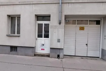 Büro mit Lagerflächen &amp; Zufahrt in Wien 1210