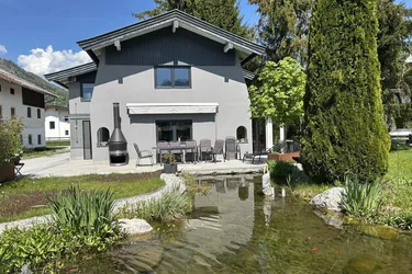 Charmantes Einfamilienhaus mit Garten &amp; Teich – Kössen | Eingetragenes Wohnrecht im Preis berücksichtigt