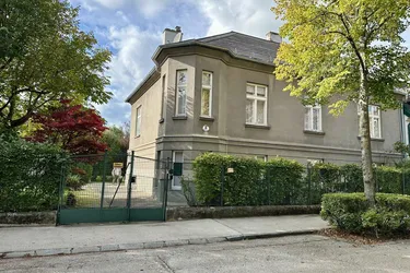 Traumhafte Villa in Baden: ca. 800 m² Grundstück, zentrumsnah, 200 m² mit erheblichem Ausbaupotenzial!