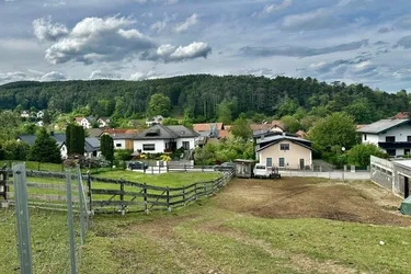 Ruhe, Natur &amp; Weitblick – Exklusives Grundstück in begehrter Wohnlage
