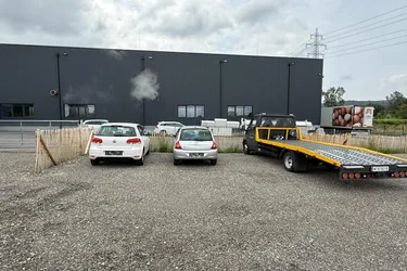 Abstellplatz / Lagerfläche / Nutzfläche - Wien Umgebung - Flexible Lagerflächen 100-300m² mit 24/7 Zugang
