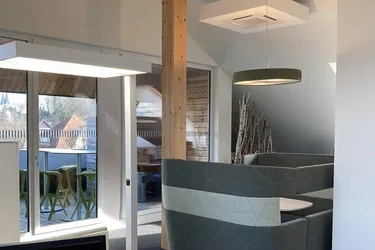 Bürofläche im Dachgeschoss (gesamte Etage) mit eigener Terrasse/Loggia