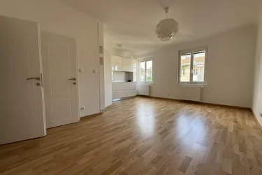 SANIERTE 2-ZIMMER WOHNUNG IN TOLLER LAGE