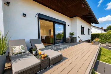 Grünoase nahe Magna: Dezenter Luxus trifft Nachhaltigkeit und großen Garten