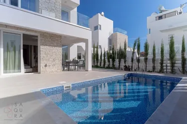 Luxus trifft Kapitalanlage – Ihre Villa mit Weitblick in PegeiaVilla 2