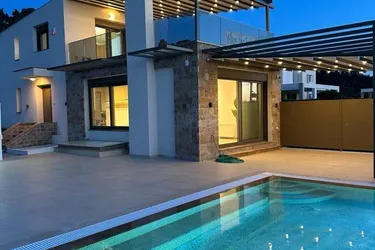 Erste Villa am Ufer – Ihr privates Paradies in Posidi