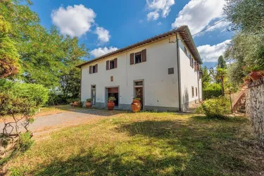 Charmantes Landhaus mit großem Garten in idyllischer Panoramalage