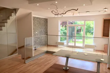 1220! Tolle 4 Zimmer Gartenwohnung und Stellplatz in Grünruhelage!