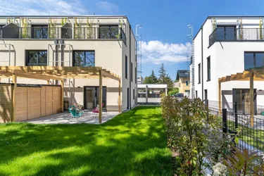 *FRÜHLINGSAKTION* JETZT 5% sparen! Exklusive Reihen- und Doppelhäuser am idyllischen Hunyadi Park mit Blick in den Park im ALTORT MARIA ENZERSDORF!