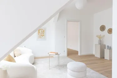 Schön sanierte Dachgeschosswohnung mit Terrasse in zentraler Lage