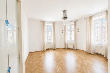 1180 Wien - Helle 2-Zimmer Altbauwohnung mit Fischgrätparkett &amp; Glasoberlichte in zentraler Lage