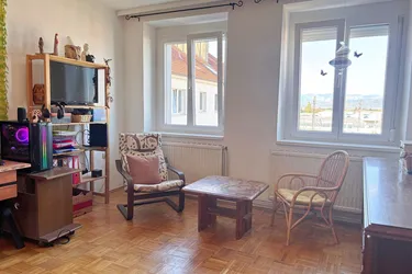 Niedrigenergiehaus: 3 Zimmer Wohnung mit Fernblick &amp; KFZ-Stellplatz.