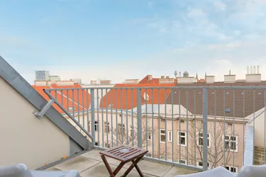 Stylische 2-Zimmer-Dachgeschosswohnung mit Terrasse &amp; Garage nahe Hauptbahnhof