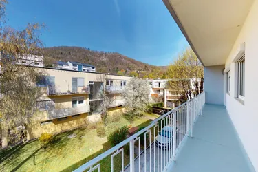 Ankommen. Durchatmen. Zuhause sein. – 2-Zimmer-Wohnung mit Balkon, Blick ins Grüne &amp; Garage