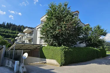 Wohnung mit Garten und Tiefgaragenplatz