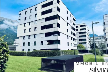 Innsbruck: Stylische 3-Zimmer-Wohnung mit 14 m² Balkon, Alpenblick &amp; großzügiger Park- und Gartenanlage