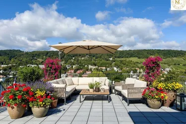 Exklusive Villa mit Panorama, Ruhe und Sonne in Bestlage