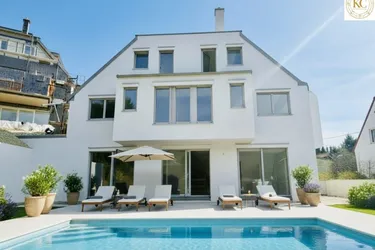 Luxusvilla in Ruhelage mit traumhafter Aussicht