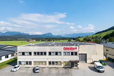 Attraktive Gewerbeimmobilie mit Produktionshalle, Lagerflächen und Photovoltaikanlage