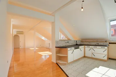 Helle &amp; Großzügige 127m2 Dachgeschosswohnung mit 16m2 Terrasse in 1220 Wien