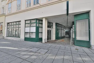 FUSSGÄNGERZONE 531 m² oder größer...branchenfreies Geschäftslokal (auch Gastro oder Ordination möglich!)