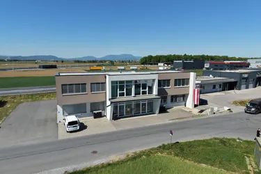 (reserviert) Helle und gepflegte Büroräumlichkeiten Nähe Autobahn in Kalsdorf bei Graz!