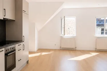 Erstbezug nach Renovierung! Helle 2-Zimmer Wohnung mit Küche