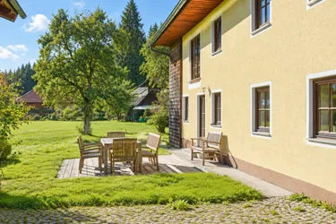 Raum, Ruhe und Natur pur – Ein Familienhaus mit eigener Sauna und großem Grundstück