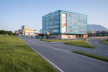 Büro-, Kanzlei-, Praxisfläche teilbar in 2 Flächen - 288m² oder 367m² - aktuell entkernt, individuell gestaltbar