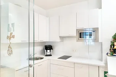 Exklusive 7-Zimmer-Altbauwohnung mit ca. 165 m² auf einer gesamten Etage und Gartenmitbenutzung