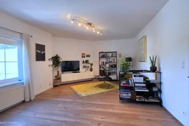 Wohnen neben dem Schlosspark – hochwertig sanierte Neubauwohnung im Herzen von Laxenburg